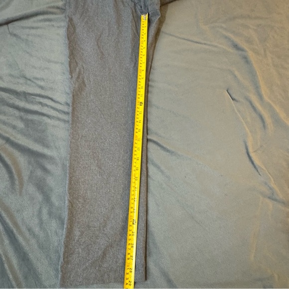 Under Armour Men's Gray Pants
#1208 - Picture 2 of 10